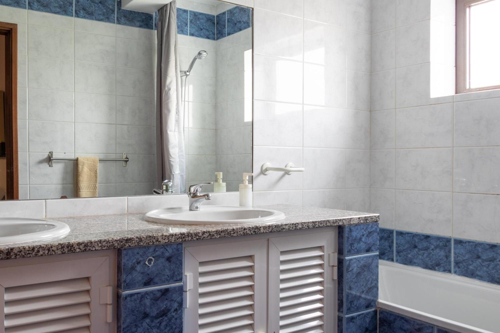 Blife Ricardya Private Rooms Faro Bagian luar foto
