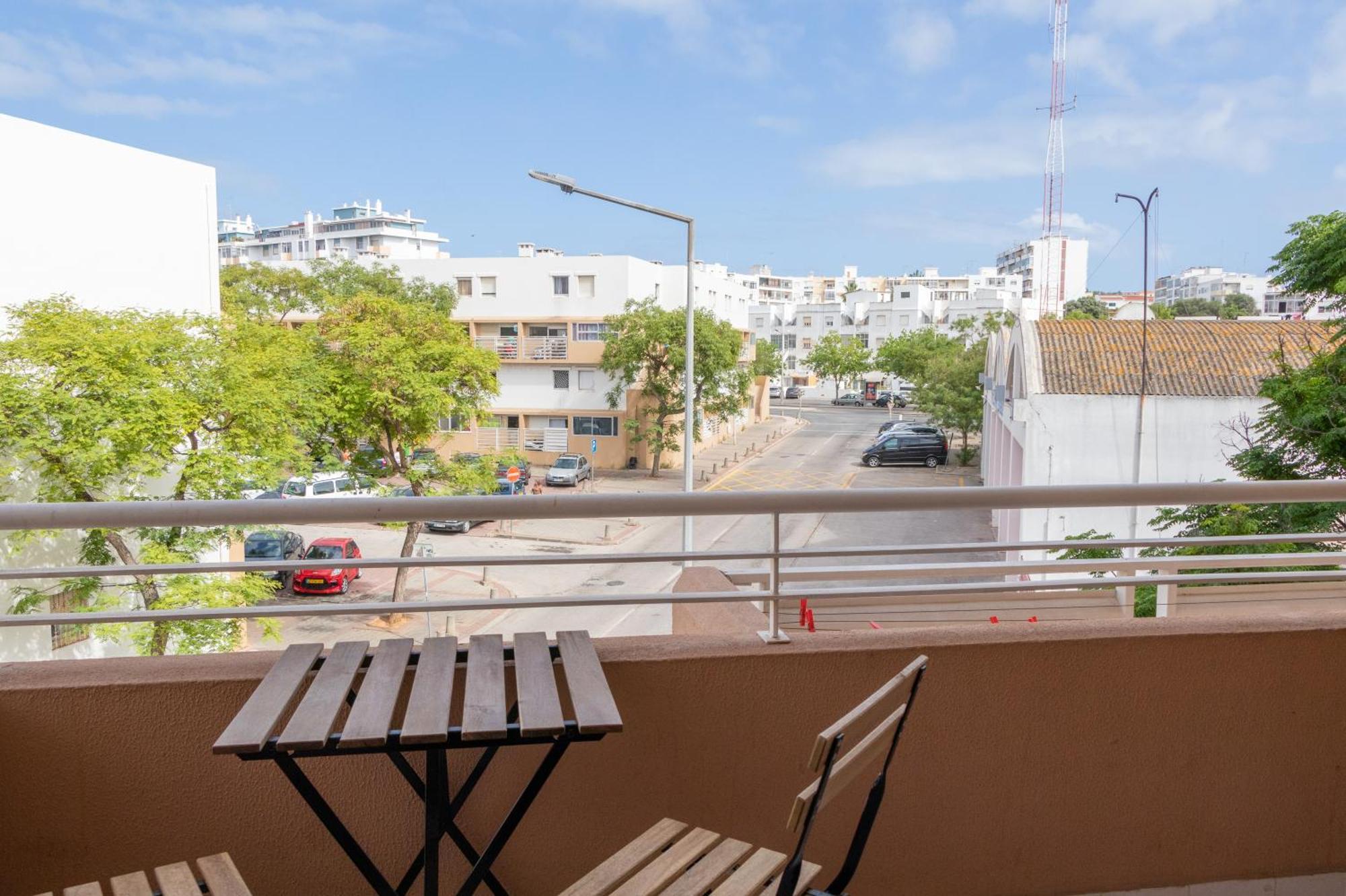 Blife Ricardya Private Rooms Faro Bagian luar foto