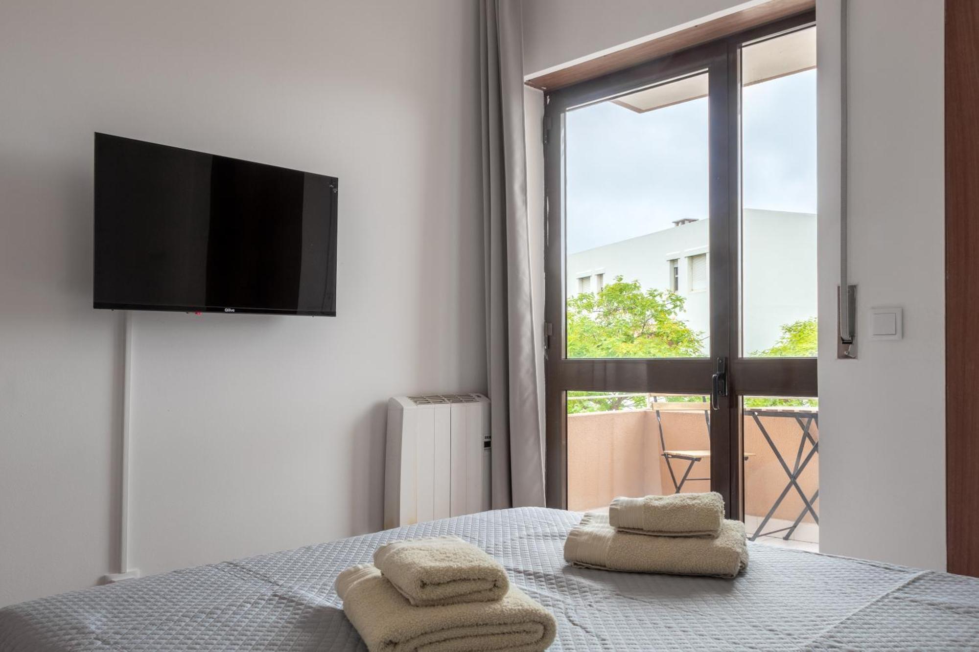 Blife Ricardya Private Rooms Faro Bagian luar foto