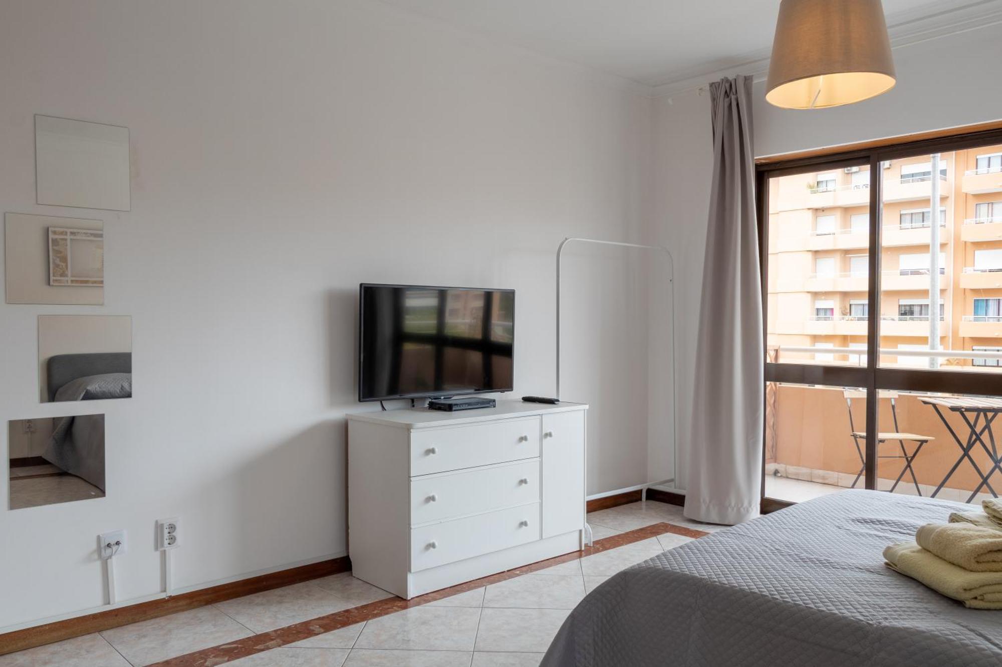 Blife Ricardya Private Rooms Faro Bagian luar foto