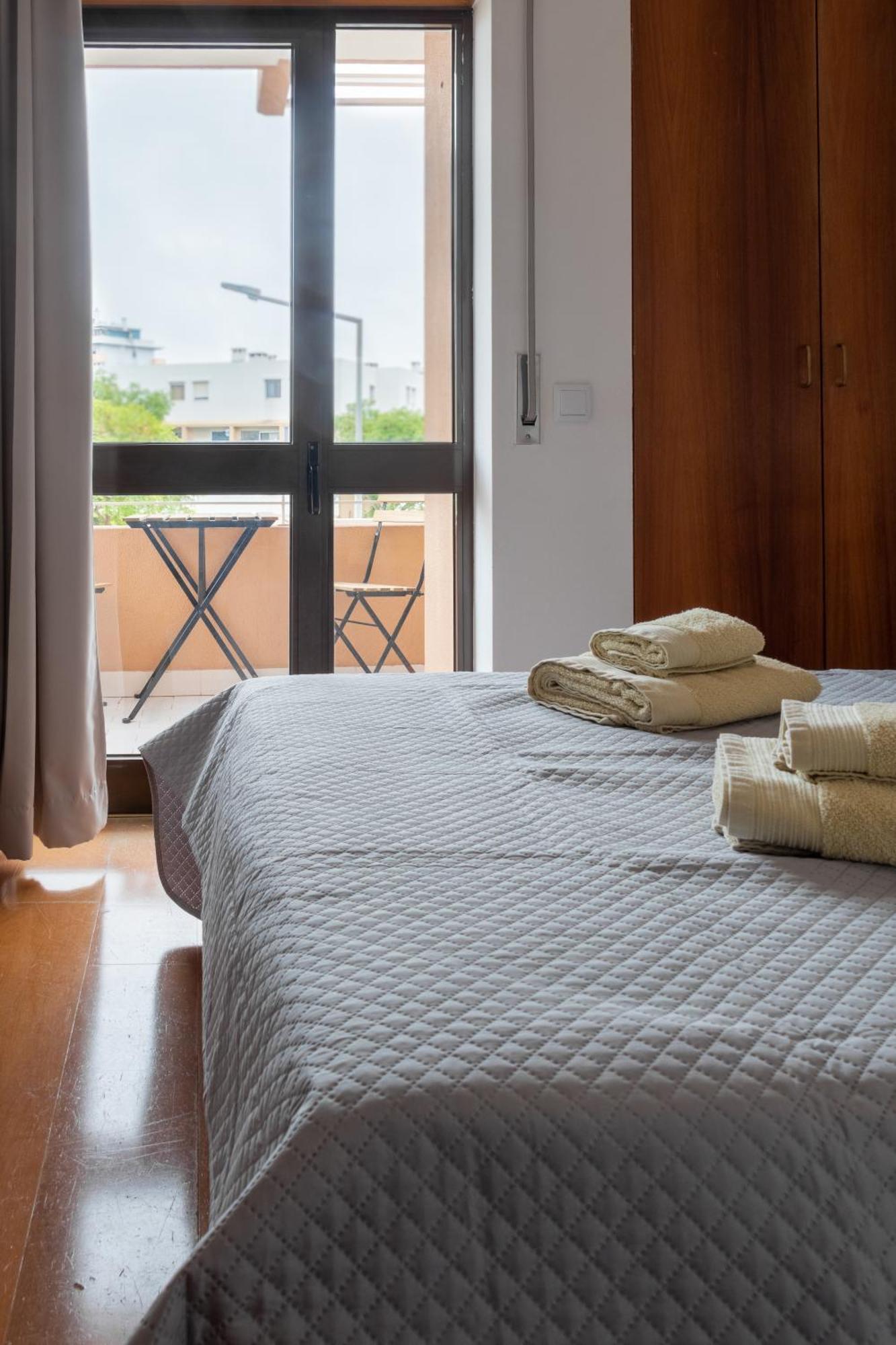 Blife Ricardya Private Rooms Faro Bagian luar foto