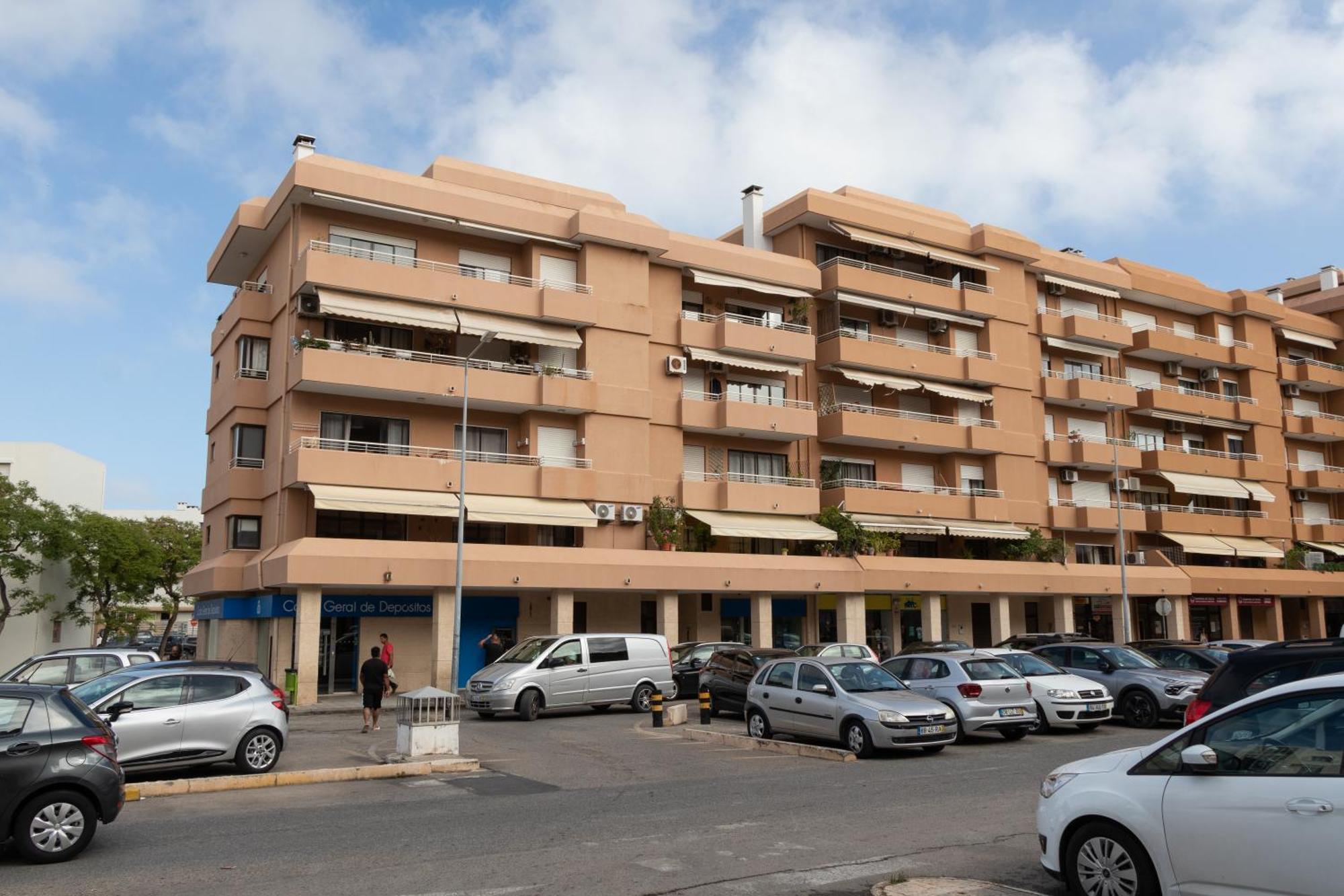 Blife Ricardya Private Rooms Faro Bagian luar foto